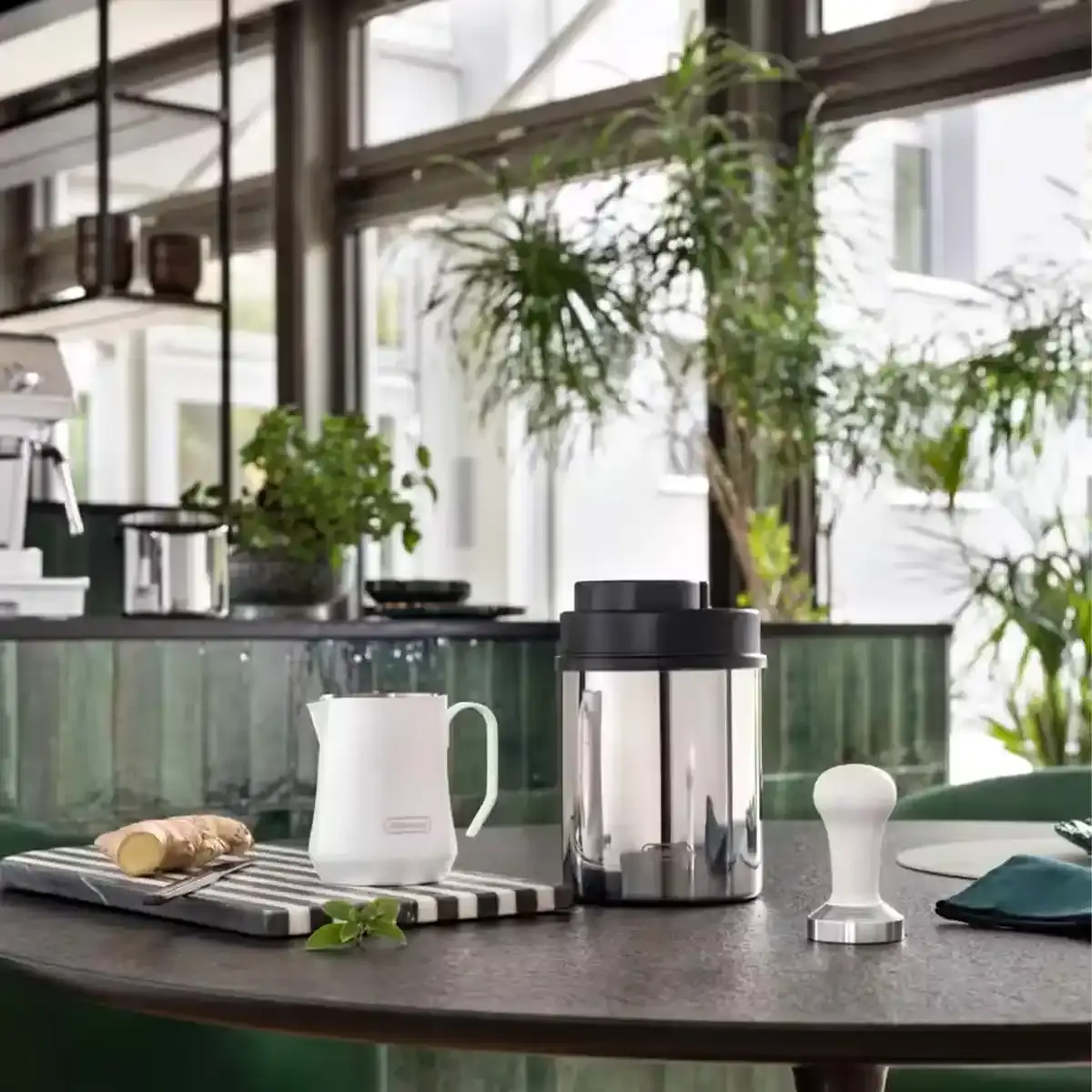 Vacuum Coffee Canister - DeLonghi